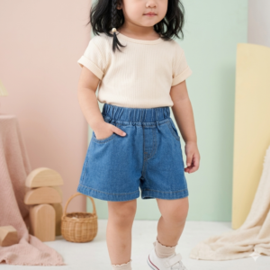 Celana Pendek Nirina